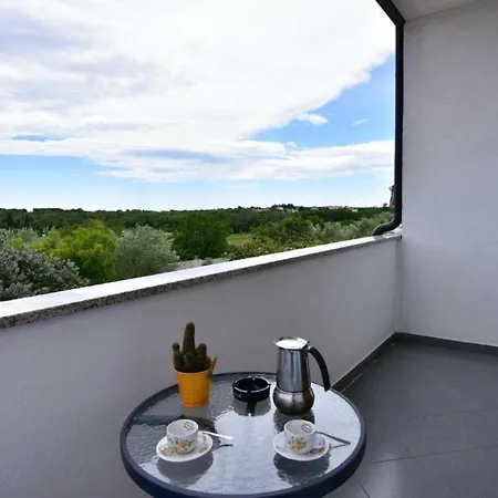 Apartment In Mit Privatem Garten Und Panoramablick Savudrija
